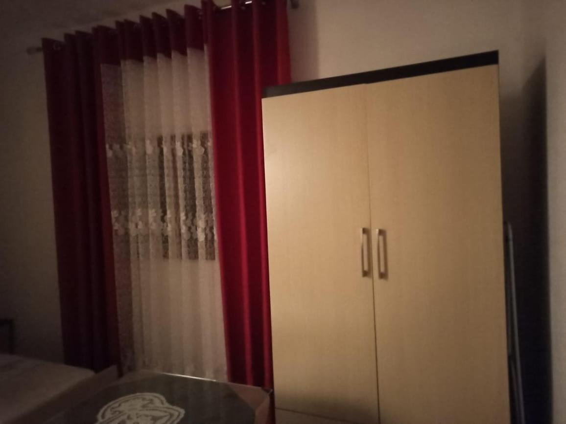 卡萨米尔Apartament Gerdani公寓 外观 照片